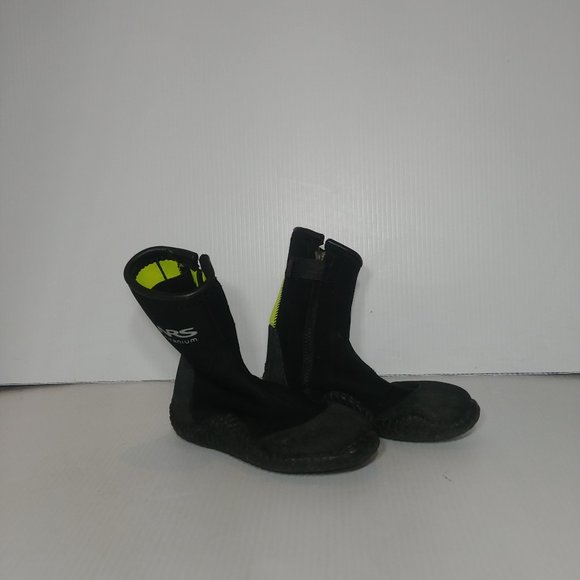 NRS Titanium Neoprene Scuba Booties - Size 3 - Pre - Picture 1 of 6